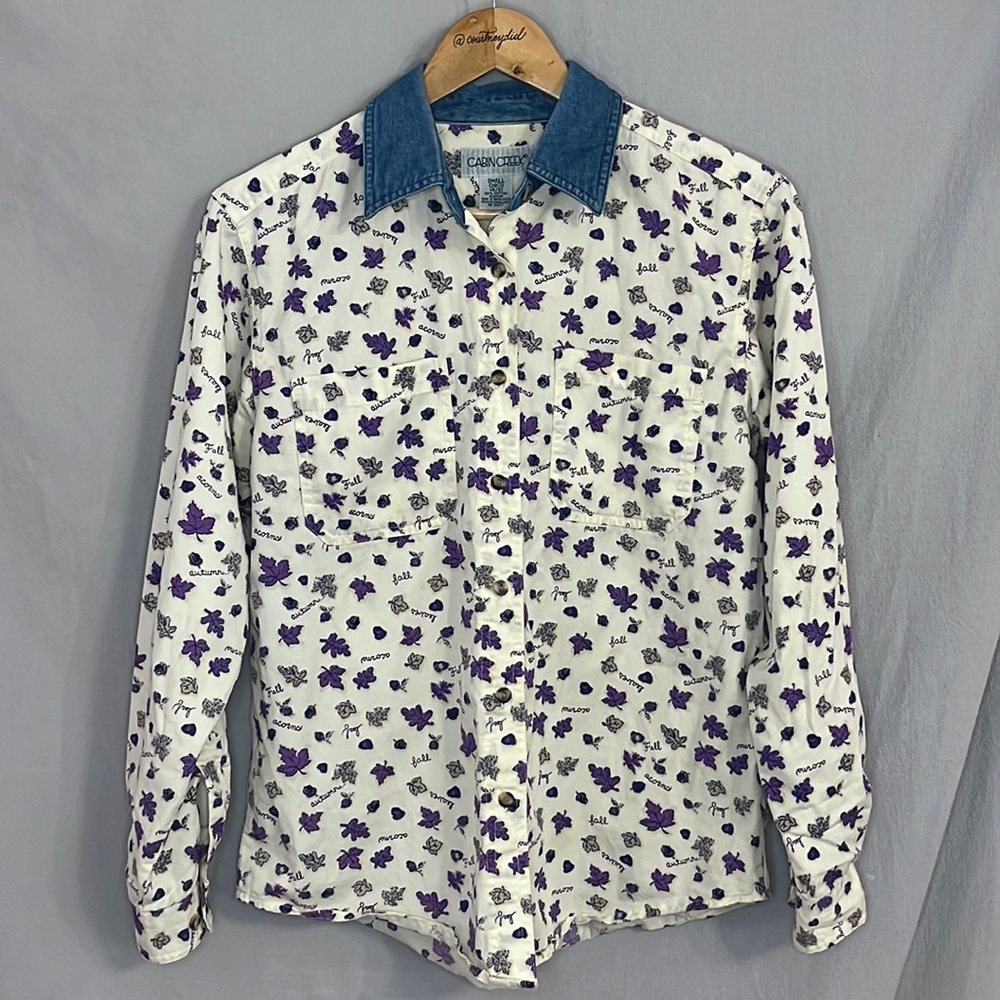 Cabin Creek Off-White & Purple Autumn Leaves Acorn Print Chambray Collared Shirt